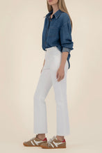 Load image into Gallery viewer, Cream Kickflare