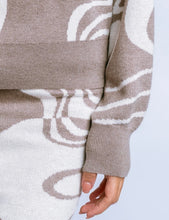 Load image into Gallery viewer, Fond Sweater
