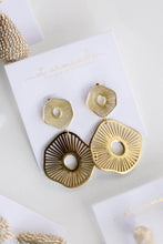 Load image into Gallery viewer, Anemone Earring
