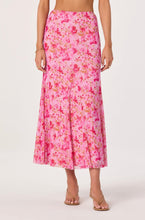 Load image into Gallery viewer, Mejra Fuchsia Skirt

