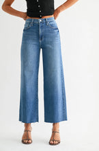 Load image into Gallery viewer, Scissor Cut Wide Leg
