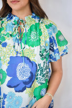 Load image into Gallery viewer, Bold Florals Top
