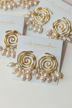 Load image into Gallery viewer, Golden Swirl Earring
