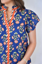 Load image into Gallery viewer, Flutter Floral Top
