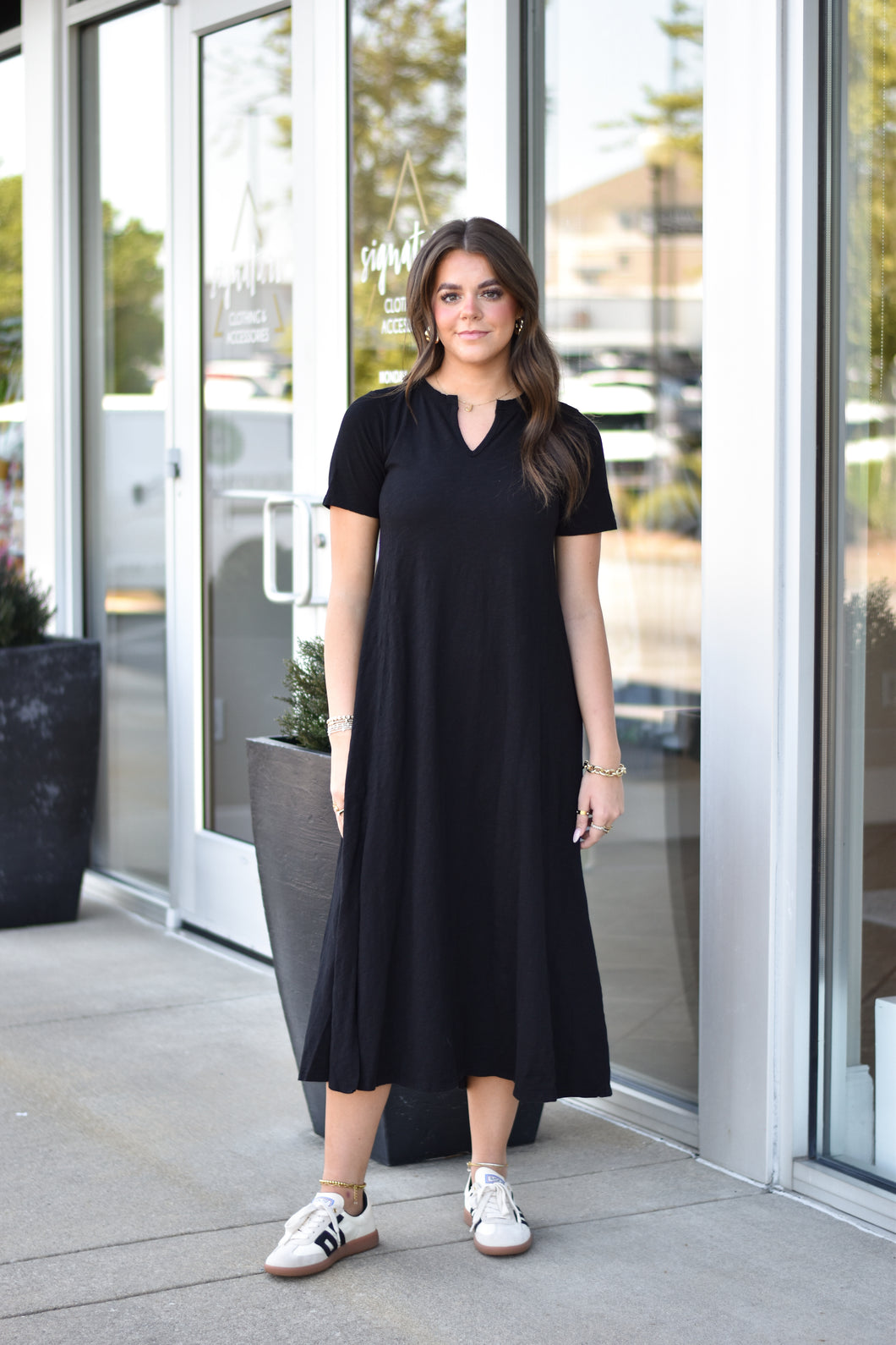 Split Neck Midi - Black